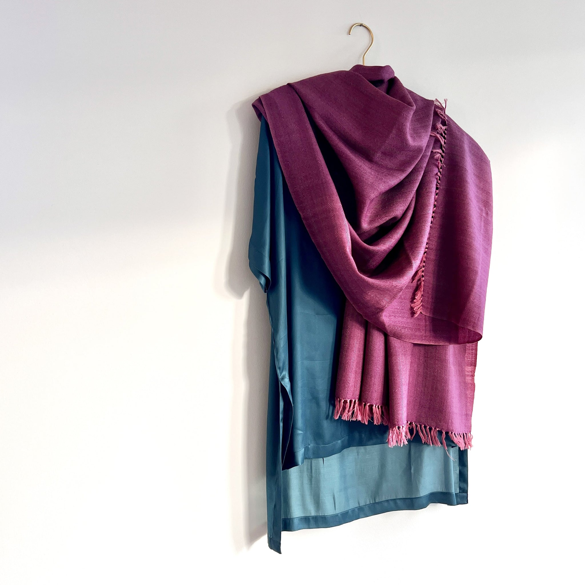 Shawl – Fuschia Chevron in Regenerative Handloom Lamb’s Wool